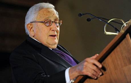 کیسینجر: جنگ تجاری آمریکا-چین می‌تواند به جنگی واقعی تبدیل شود