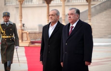 مراسم استقبال رسمی از رئیس جمهور کشورمان در تاجیکستان برگزار شد