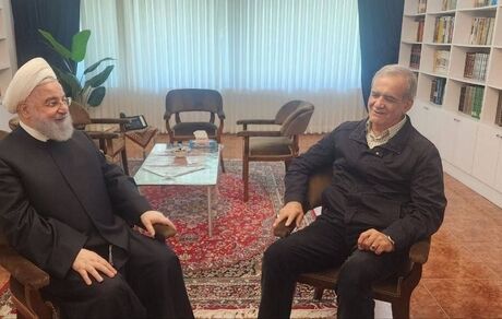 حسن روحانی از مسعود پزشکیان حمایت کرد