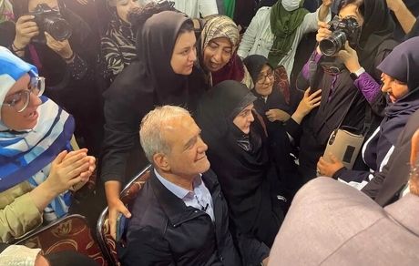 پزشکیان: اهل شعار دادن نیستم / باید مقابل تمامیت خواهی و نگاه بسته بایستیم