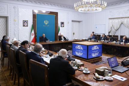 رئیس جمهور: دولت با تمام توان خود به دنبال تقویت معیشت مردم است