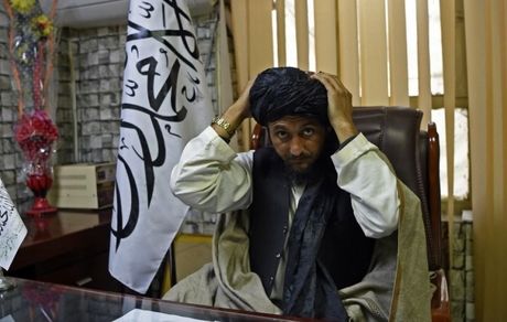 قانون جدید طالبانی: ورود بدون ریش و کلاه به محل کار ممنوع شد