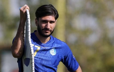 مدافع استقلال قراردادش را فسخ کرد