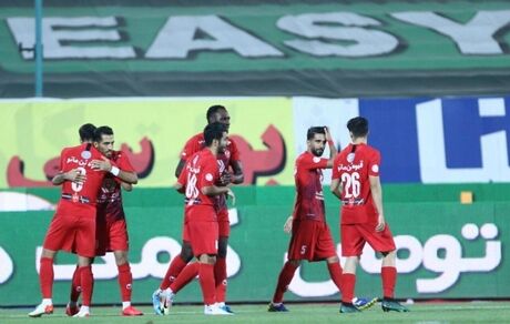 فنونی‌زاده: پرسپولیس برای بازیکنان جدید جای آزمون و خطا نیست