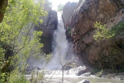 گردشگر ۲۹ ساله یزدی در آبشار شلماش سردشت غرق شد