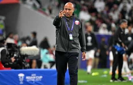 سرمربی اسپانیایی قطر ماندنی شد