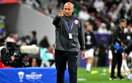 سرمربی اسپانیایی قطر ماندنی شد