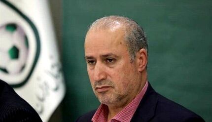 فرار رئیس فدراسیون فوتبال از لغو حضور داوران زن در دربی
