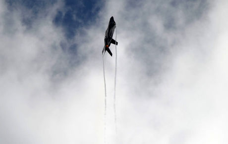 پرتاب آزمایشی ماهواره با هواپیما در آمریکا