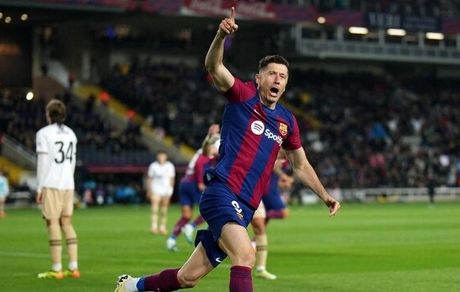 رئال کامبک خورد / بارسلونا برد