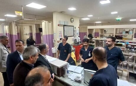 عیادت فرماندار ارومیه از مصدومان حوادث چهارشنبه سوری مرکز استان آذربایجان‌غربی