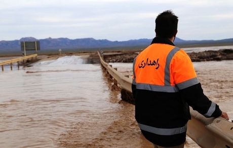سیل، ۵ محور استان کرمان را مسدود کرد