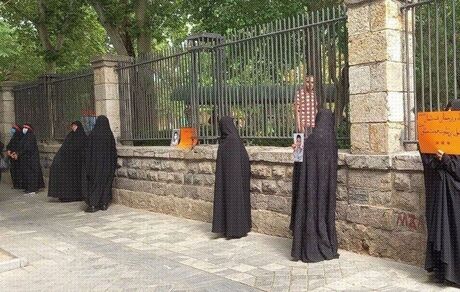 تجمع در حمایت از حجاب مقابل شورای شهر تهران