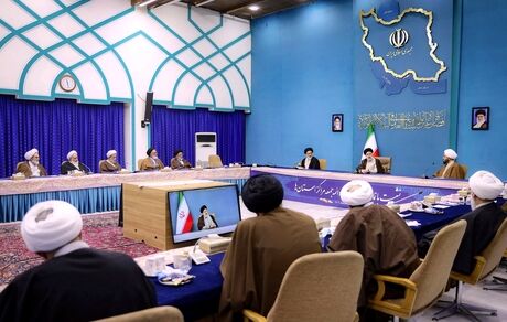 دشمن پس از ناکامی در فتنه خیابانی اهداف خود را با ایجاد نارضایتی و کشاندن آن به سفره مردم دنبال می‌کند