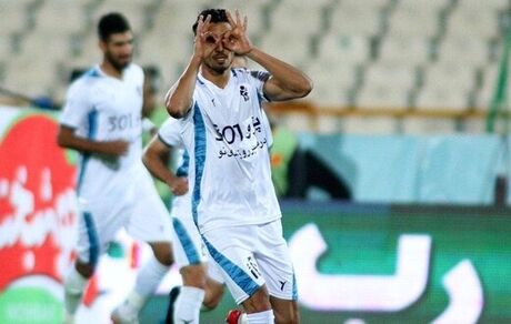 بازیکنی که به پرسپولیس گل زد، استقلالی می‌شود؟