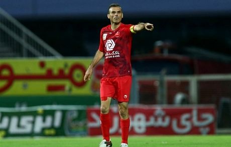 سید جلال حسینی: شایعه بازنشستگی‌ام پس از بالا بردن جام قهرمانی صحت ندارد