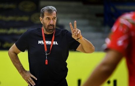 سرمربی خارجی تیم ملی هندبال برکنار شد