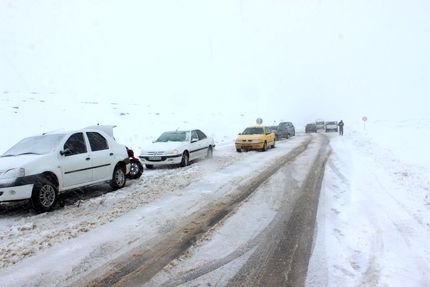 انسداد ۳ جاده اصلی در کشور