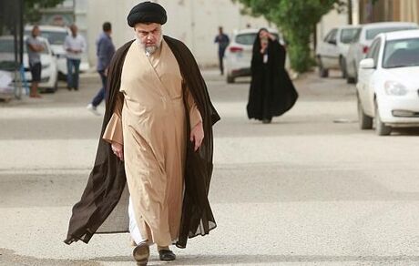 مقتدی صدر خطاب به ائتلاف متبوع خود در پارلمان: تا زمان ارائه برنامه از سوی دولت، پارلمان را تعلیق کنید 