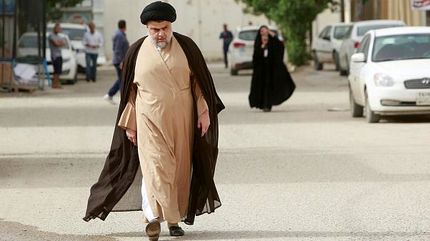 مقتدی صدر خطاب به ائتلاف متبوع خود در پارلمان: تا زمان ارائه برنامه از سوی دولت، پارلمان را تعلیق کنید 
