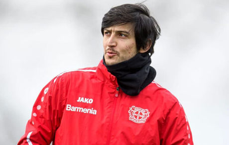 حمله طعنه آمیز سردار آزمون به مجری تلویزیونی!