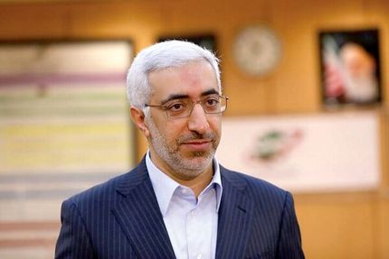 در اتفاقی عجیب، استعفای رئیس سازمان بورس پذیرفته نشد