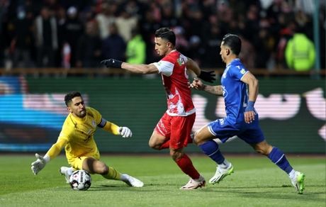 پرسپولیس برنده دربی ۱٠۵ پایتخت شد و به جمع مدعیان بازگشت / استقلال با مربی یک روزه باخت