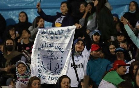 درخواست ملوان برای حضور بانوان در دیدار با ذوب آهن