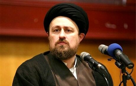 امام با مردم قیام کرد، با مردم حرکت کرد و با مردم پیش رفت و بر دوش مردم تشییع شد