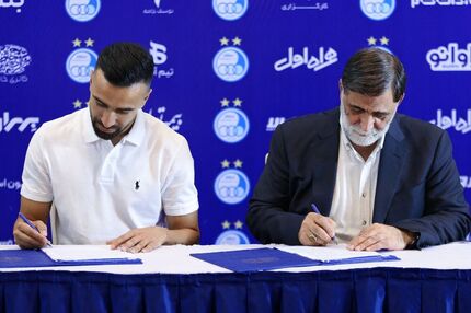 بالاخره مهاجم استقلال، قراردادش را تمدید کرد