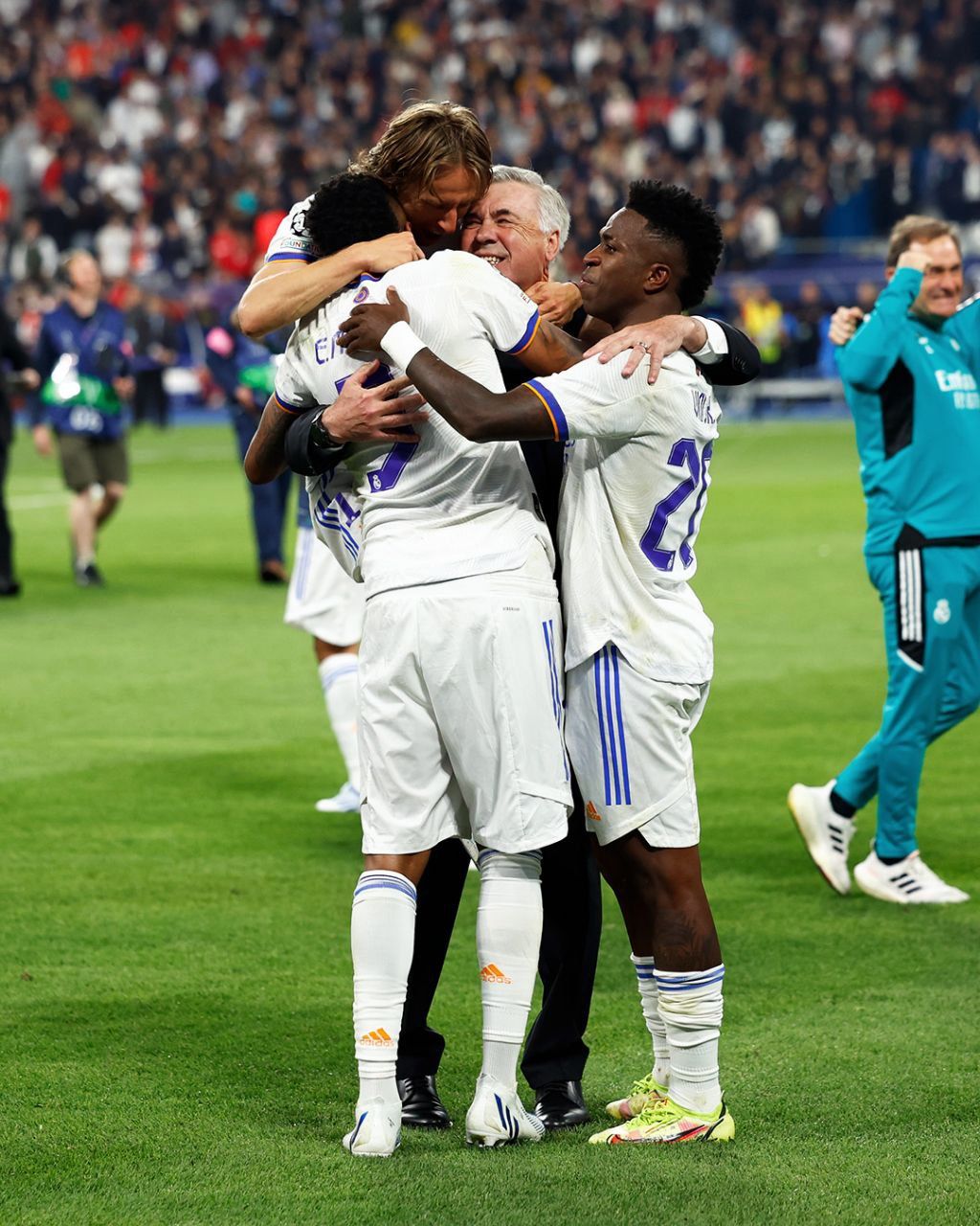 تصاویر اهدای جام قهرمانی لیگ قهرمانان اروپا ۱۲-۲۰۱۱