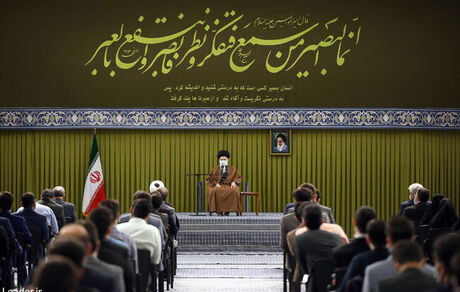 کانون تزریق امید به کشور باشید؛ از مسئولان کار جدی و واقعی مطالبه کنید