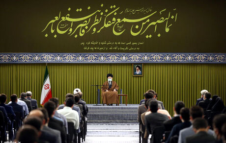 کانون تزریق امید به کشور باشید؛ از مسئولان کار جدی و واقعی مطالبه کنید