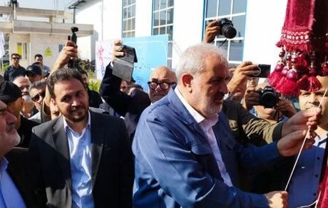 بهره‌برداری از آب شیرین‌کن آبادان با حضور وزیر نیرو