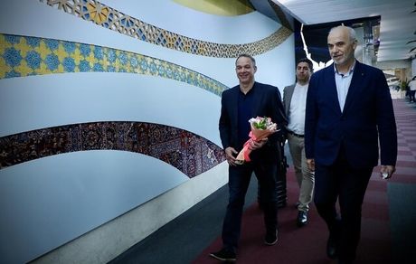 سرمربی جدید تیم ملی والیبال وارد ایران شد