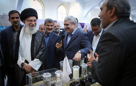 بازدید رهبر انقلاب از نمایشگاه شرکت‌های دانش‌بنیان وفناوری‌های برتر