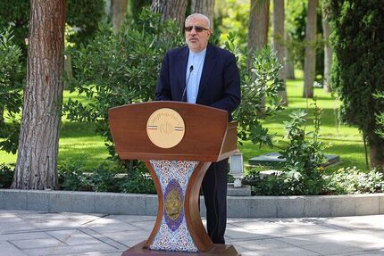 وزیر نفت تایید کرد: کارت سوخت جایگاه‌ها محدود شده است