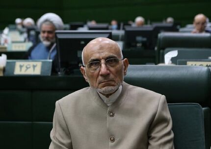 تصویر جنجالی میرسلیم با گوشی آیفون