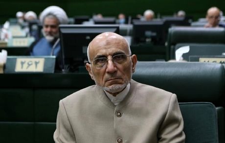 تصویر جنجالی میرسلیم با گوشی آیفون