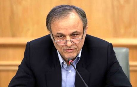 رزم حسینی: بیش از ۴ میلیون تن کالای اساسی در بنادر داریم