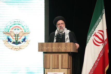 ما امروز با جاهلیت مدرن در دنیا مواجه هستیم / تجلیل و تکریم از شهیدان از عالم جهل‌زدایی می‌کند