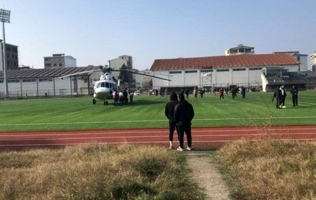 اتفاق عجیب در فوتبال ایران: فرود بالگرد مشاور پوتین برای یک افتتاح، بازی را به تعویق انداخت