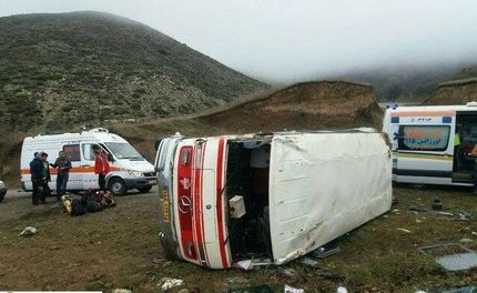 کشته شدن ۲ دانش آموز در واژگونی مینی‌بوس در کرمانشاه / علت: برخورد کامیون
