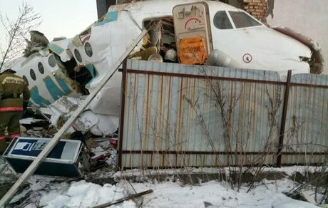 سقوط مرگبار هواپیمای مسافربری با ۱۰۰ سرنشین در قزاقستان