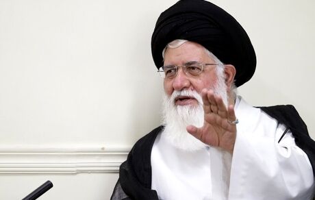 آیت‌الله علم‌الهدی: دشمن به‌دنبال از میان برداشتن سفره دین نزد جوانان است