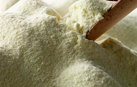 ۵۰۰ تن شیرخشک ترخیص شد/ بلاتکلیفی ارز بعد از ۲۰ مکاتبه!