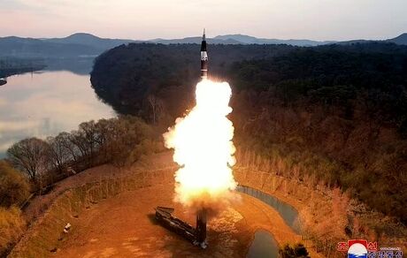 کره‌شمالی این بار موشک میان‌برد مافوق صوت آزمایش کرد