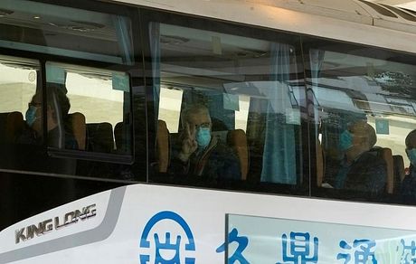  بازدید کارشناسان سازمان جهانی بهداشت از بازار غذاهای دریایی ووهان چین 