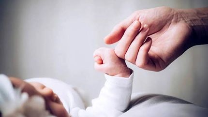 اعطای کارت امید مادران در سال ۱۴۰۵ 