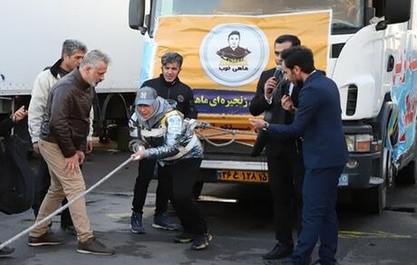 رکوردشکنی بانوی تبریزی / تریلی ۱۷ تنی جابجا شد
